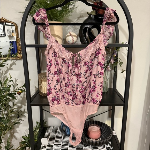 Free People Ruffled Tie Front Bodysuit in Purple and Pink size medium - Picture 3 of 9